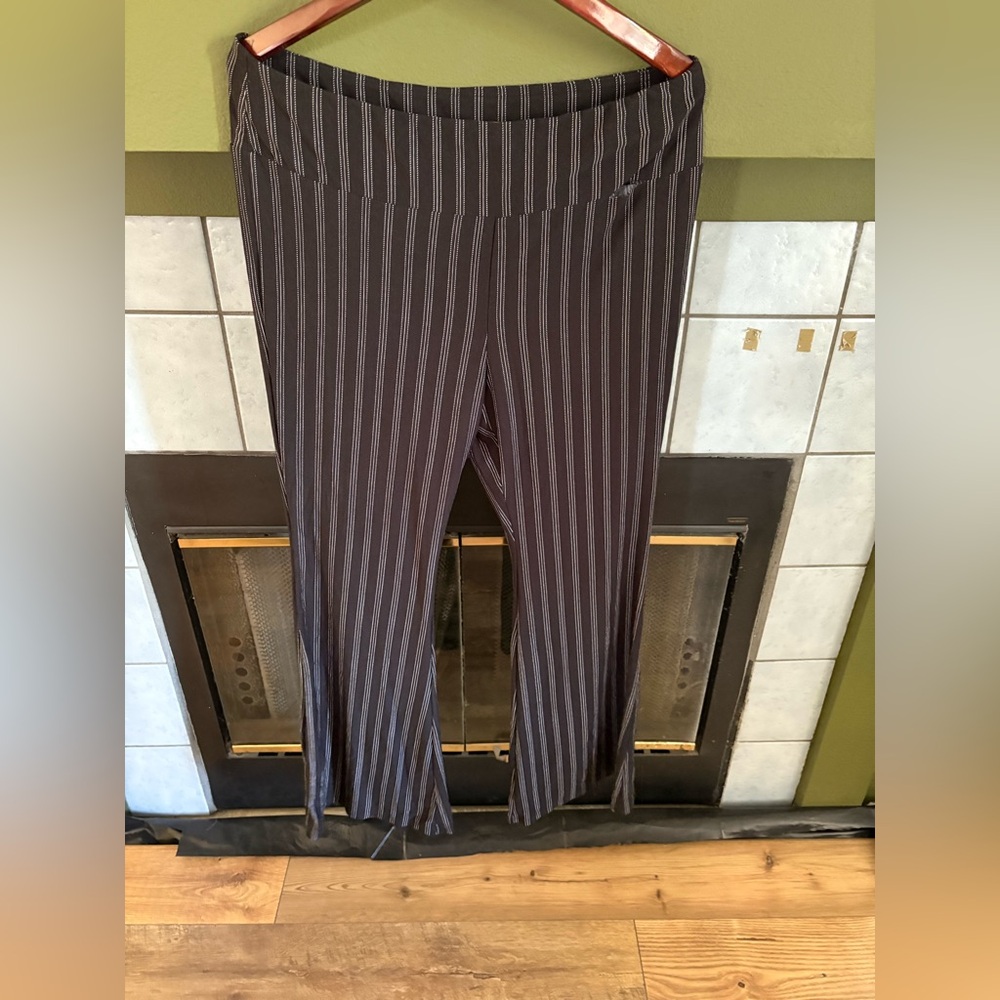 Pin striped woman’s yoga pants